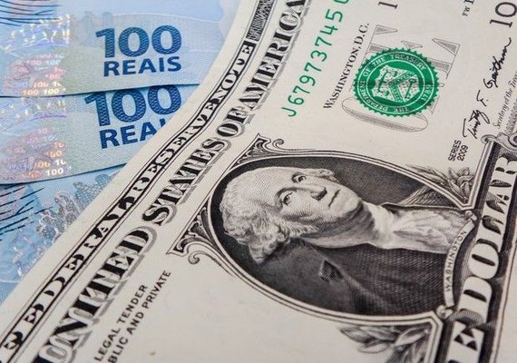 Dólar volta ao patamar de R$ 4,15, após três pregões de baixa