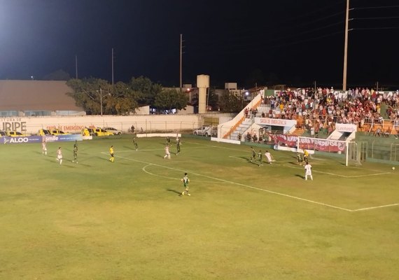 Coruripe e Penedense empatam primeiro jogo da semifinal da Copa Alagoas