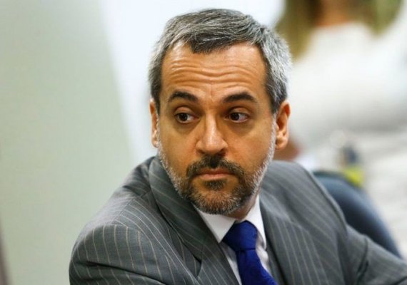 Weintraub ataca Paulo Betti: jovem de andador e fralda geriátrica