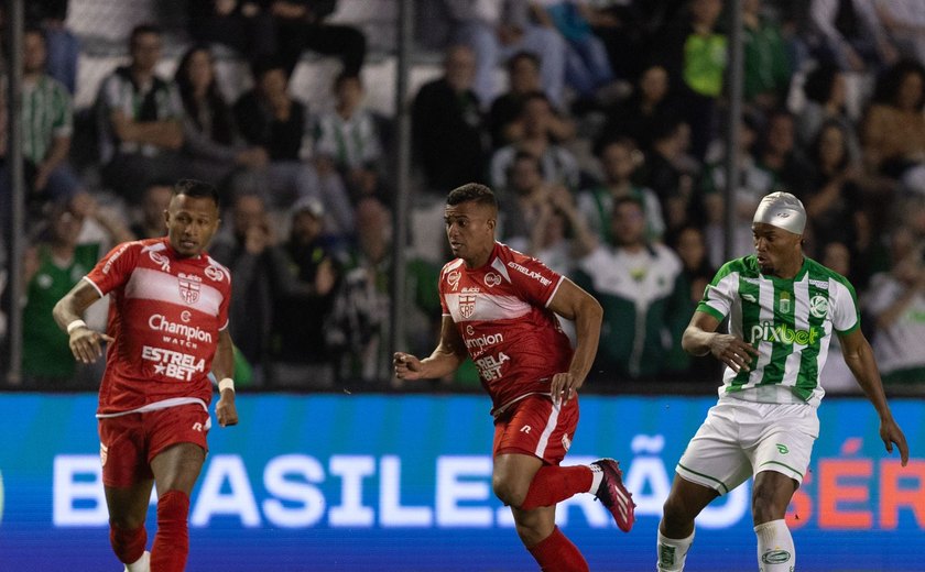 Com gol de ex-CSA, CRB perde para o Juventude em Caxias do Sul