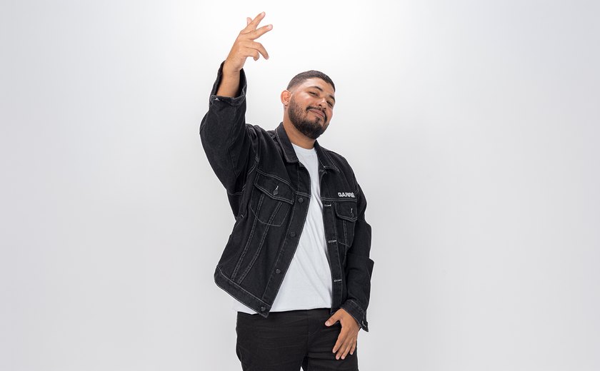 Alagoano Victor Brito retorna a Maceió para gravação de especial de stand-up