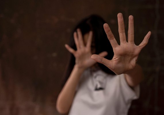 Adolescente de 16 anos é estuprada pelo seu tio dentro de motel