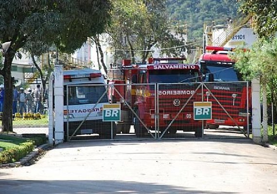 Sindpetro realiza ato para lembrar mortes de trabalhadores em São Miguel