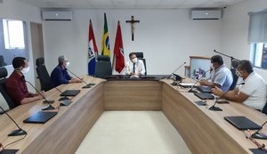 Chefe do MPAL recebe transportadores complementares