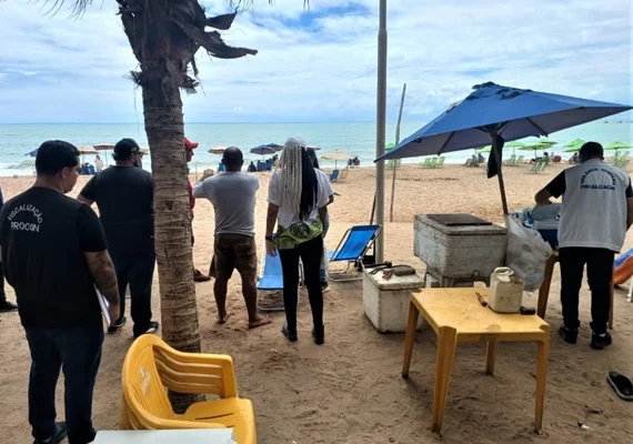 Vigilância Sanitária de Maceió realiza fiscalização educativa na orla marítima