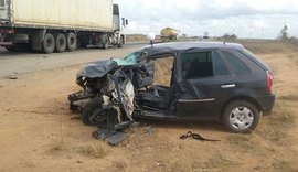 Motorista de carro de AL morre depois de batida com caminhão na BR-101