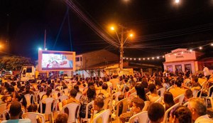 Cine Massa encerra 1ª semana com cinema itinerante em quatro bairros