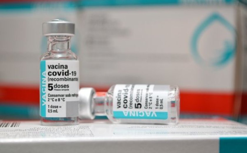 Governador anuncia vacinação de profissionais da educação básica contra a Covid-19