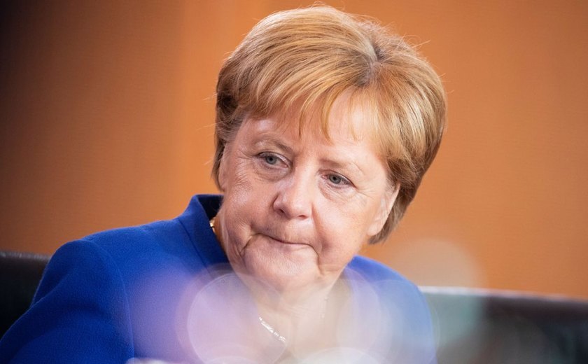Teste inicial de Angela Merkel para coronavírus tem resultado negativo