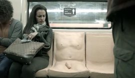 Campanha faz metrô mexicano colocar 'pênis' nos assentos; assista