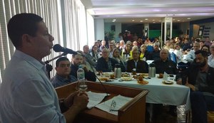 Governo de Bolsonaro acabaria com 13º