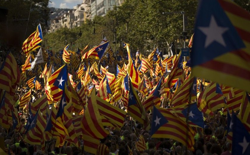 Catalunha inicia campanha de referendo durante tensão com Madri