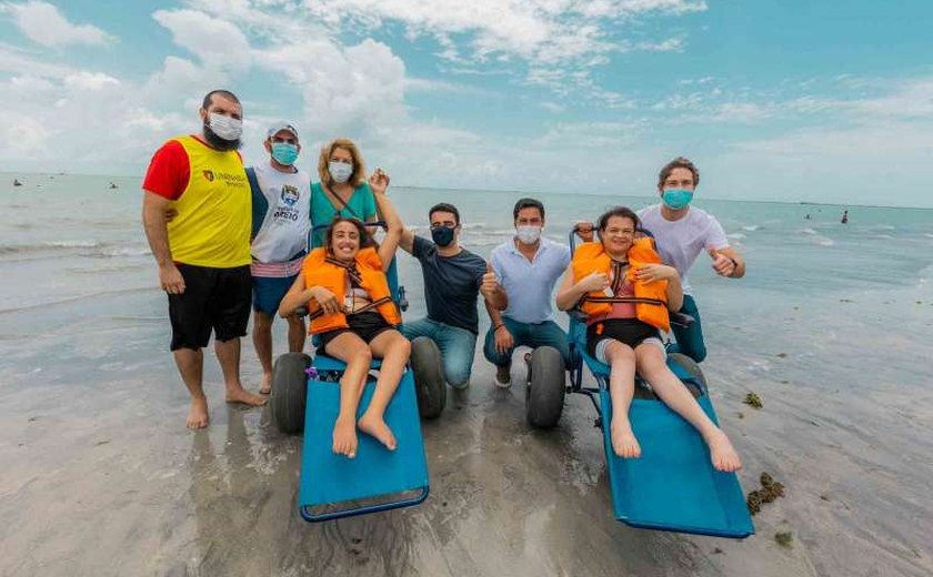 Prefeito JHC participa de edição especial do Praia Acessível