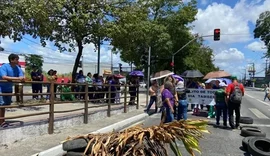 Protesto de trabalhadores do Hospital Veredas volta a bloquear a Fernandes Lima