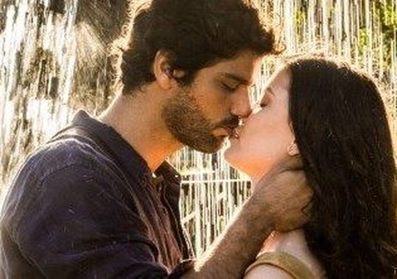 'Tempo de Amar': Maria Vitória e Inácio terão a primeira noite de amor
