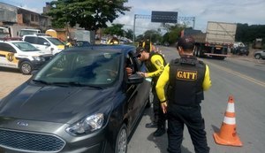 Operação da SMTT fiscaliza veículos irregulares na capital alagoana