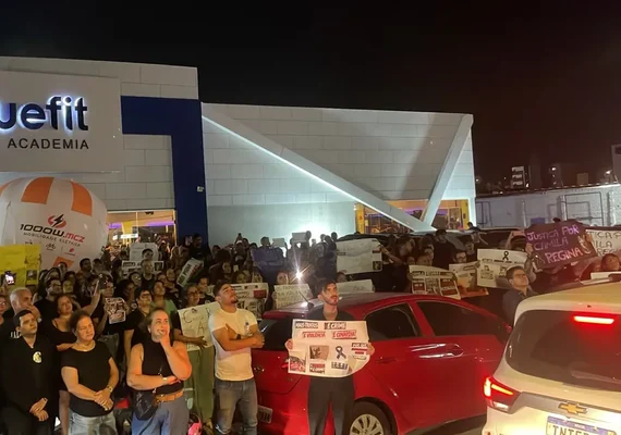 Manifestação cobra responsabilização pela morte da gata Camila Regina em Maceió