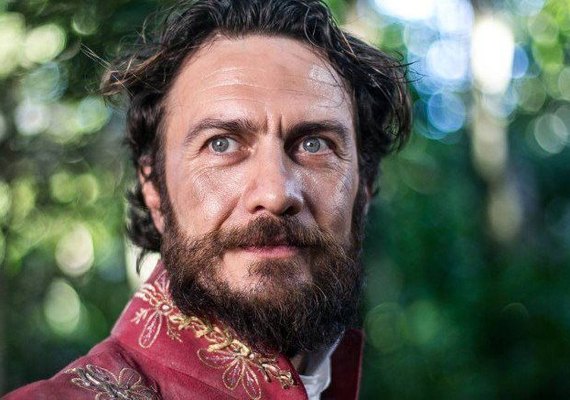 Foragido, Thomas tenta matar Leopoldina e deixa Anna entre a vida e a morte