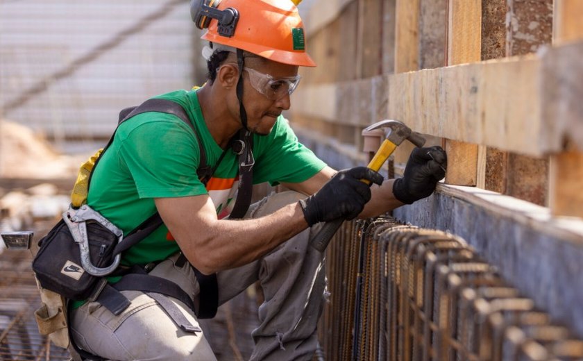 Empresa abre vagas em canteiros de obras na capital alagoana