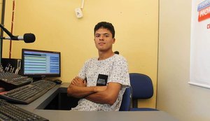 Rádio escolar: vencendo obstáculos, alunos de escola pública transmitem música e notícias