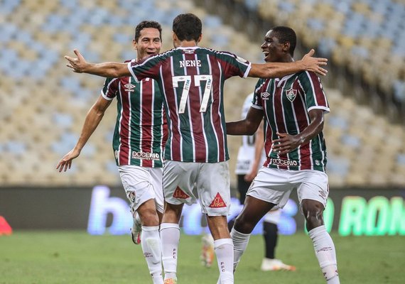 Com dois gols de Nenê, Fluminense supera o Corinthians no Maracanã