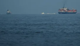 Três navios chineses atravessam Estreito de Ormuz