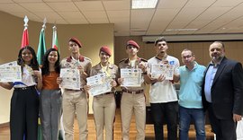 Estudantes da rede estadual recebem medalhas das olimpíadas nacional de Ciência e alagoana de Química