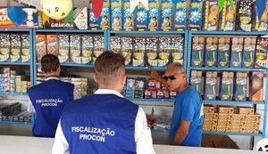 Procon apreende lotes de fogos de artifícios vencidos em fiscalização