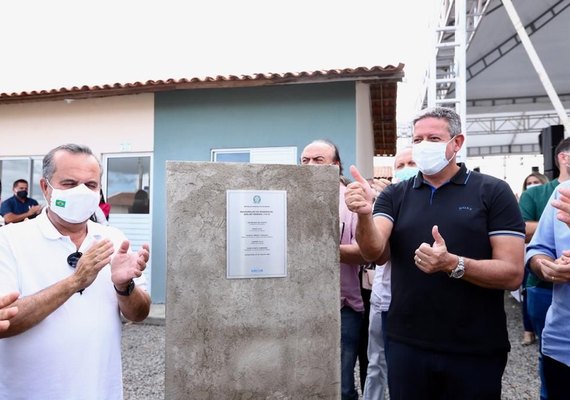 300 casas foram entregues em Junqueiro para população vulnerável