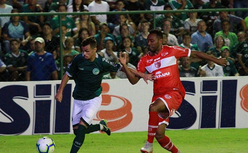 Fora de casa, CRB elimina Goiás nos pênaltis e segue na Copa do Brasil
