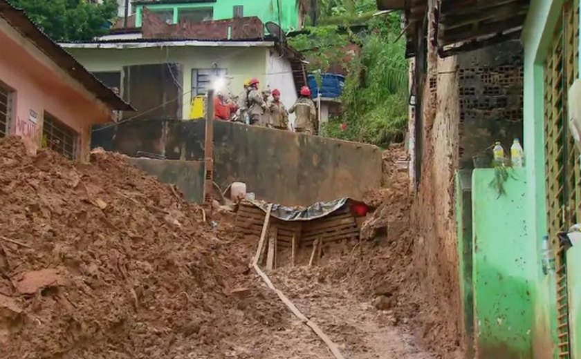 Chuvas em Pernambuco: corpo de última desaparecida é encontrado e bombeiros encerram buscas