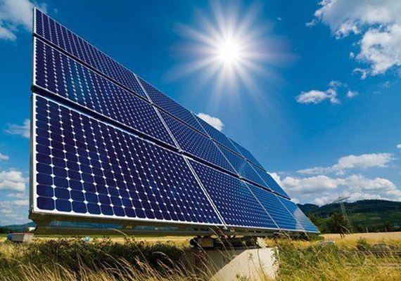 Brasil terá 886.700 imóveis com geradores solares próprios em 2024