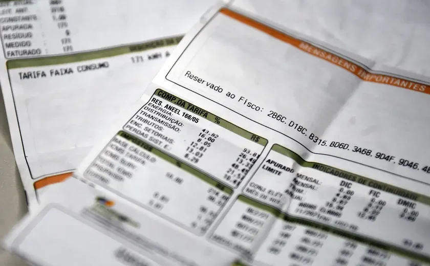 Aneel mantém bandeira para vermelha 1 na conta de luz em novembro