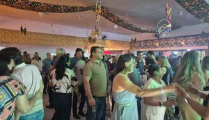 Vídeos: Baile da Chita reúne gerações e mantém viva tradição há 74 anos