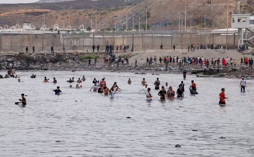 Itália suspende livre fluxo de pessoas com a Espanha por crise de imigrantes