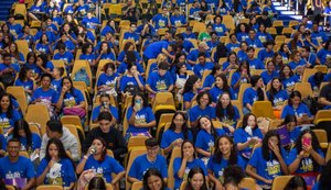 Mais de 1.200 estudantes lotam maior aulão do Brasil, promovido pela Prefeitura de Maceió