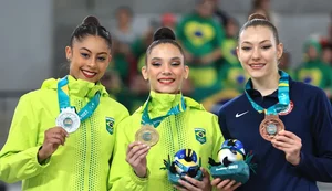 Brasil fatura dois ouros e duas pratas na ginástica rítmica