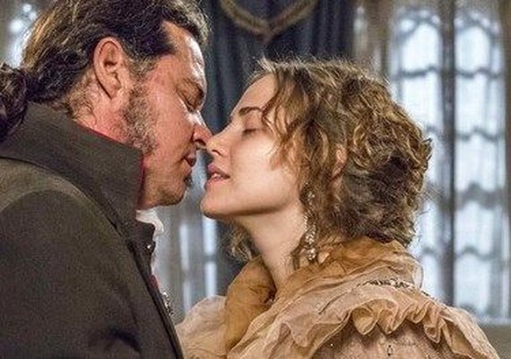 'Novo Mundo': Vem aí! Bonifácio se declara e tenta beijar Leopoldina