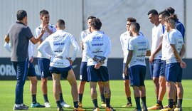 Corinthians tenta esquecer assédio do exterior e priorizar força do elenco