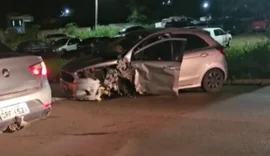 Acidente entre dois carros e uma motocicleta deixa feridos em Palmeira dos Índios