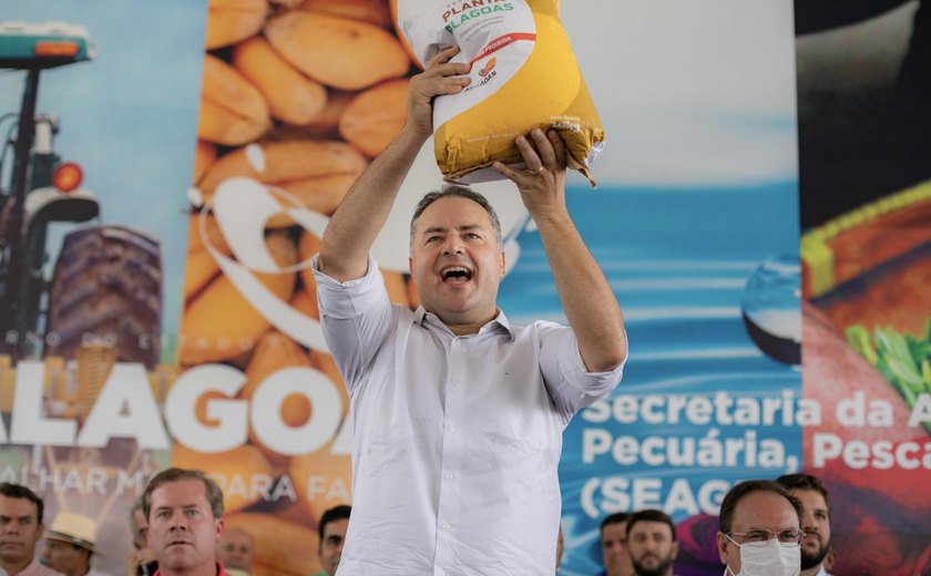 Renan Filho faz entrega do maior pacote de incentivos à agricultura familiar de AL