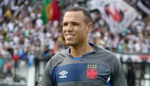 Luis Fabiano critica chineses e diz que eles só estão dispostos a gastar