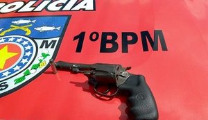 PM prende foragido da Justiça portando arma de fogo no Trapiche, em Maceió