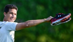 Hernanes destaca evolução do São Paulo e cita 'insatisfação positiva'