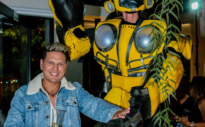 Promoter alagoano receberá amigos para festejar a vida