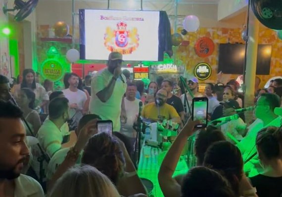 Bombar recebe artistas para o seu pré-réveillon social