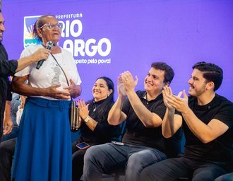 Prefeito de Rio Largo paga Bolsa EJA e beneficia 1,3 mil estudantes