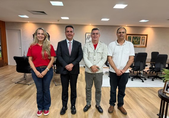 Paulo Dantas recebe Deputado Ronaldo Medeiros e trabalhadores da CASAL e avançam no diálogo