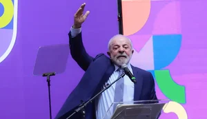 Em conferência, Lula diz que autoritarismo teme as mulheres