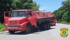 PRF detém homem inabilitado que dirigia caminhão com excesso de peso em Marechal Deodoro